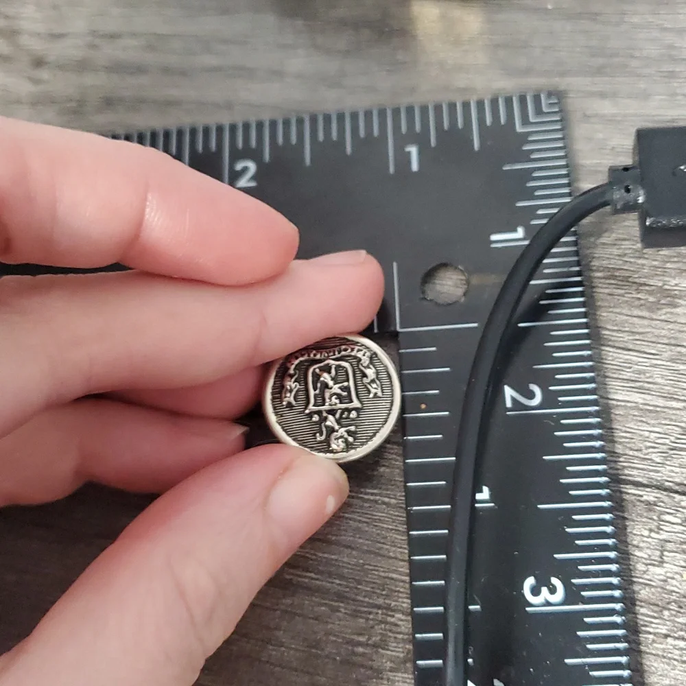Vintage Silver Tone Crest Lapel Button- Men's Accessory P411